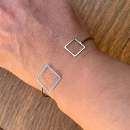 BRACELETE  FORMA GEOMETRICA QUADRADO AÇO CIRURGICO