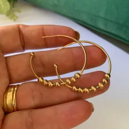 BRINCO EDUARDA ARGOLA COM ESFERAS