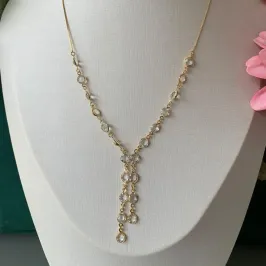 COLAR GRAVATA COM ZIRCONIA