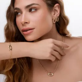 PULSEIRA FERRADURA COM CORRENTE TORCIDA