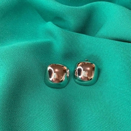 BRINCO VALENTINA FORMAS RODIO BRANCO COR PRATA