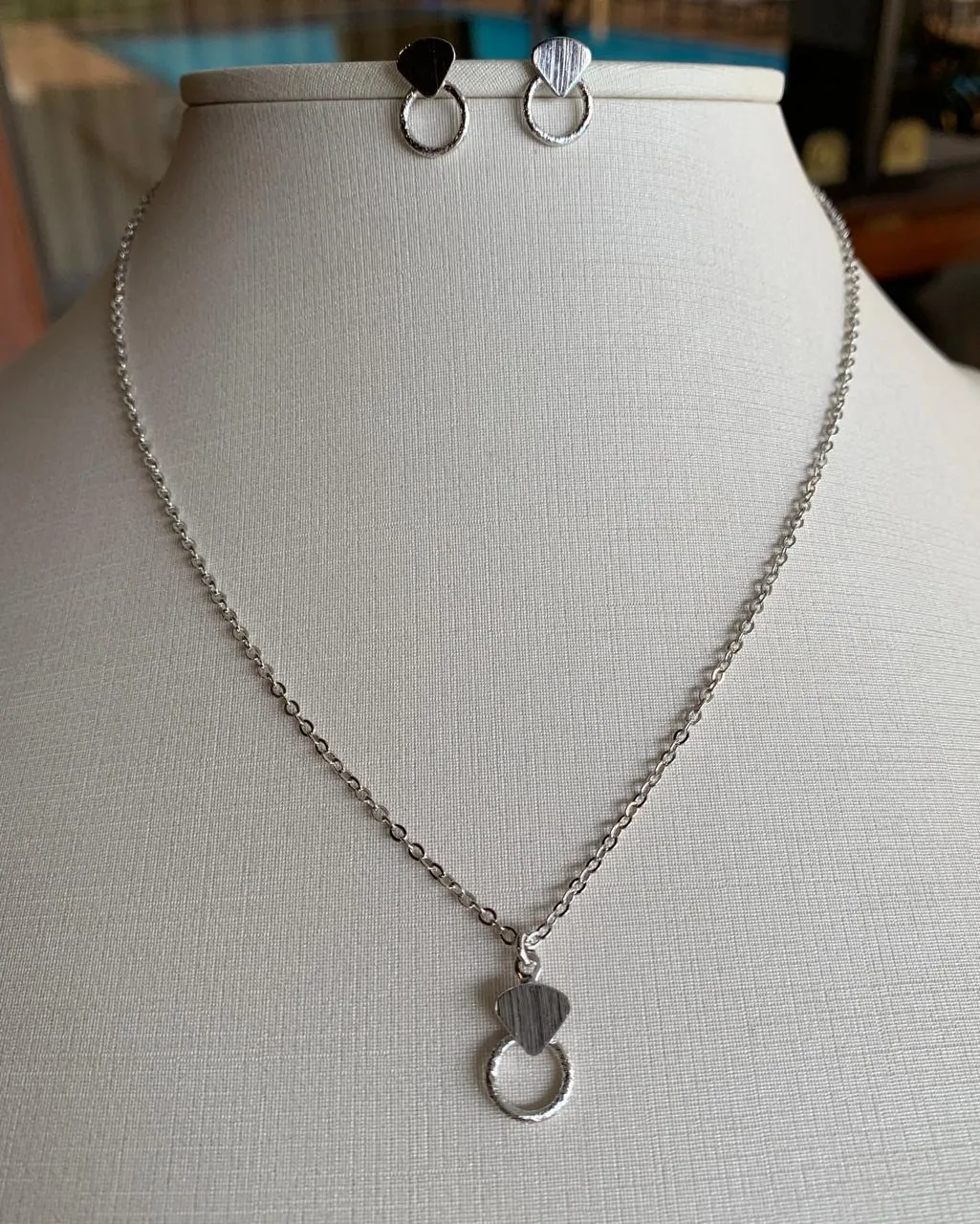CONJUNTO TRIANGULO E CIRCULO RÓDIO BRANCO