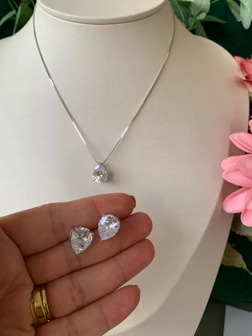CONJUNTO PEDRARIA GOTA GRANDE