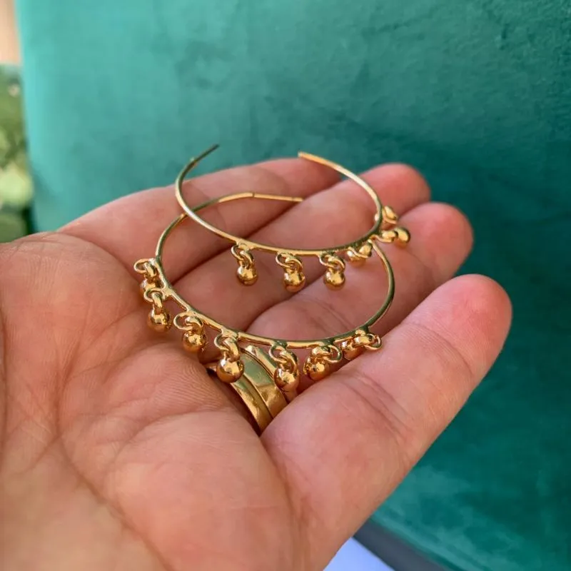 BRINCO IZAILDE ARGOLA COM ESFERAS