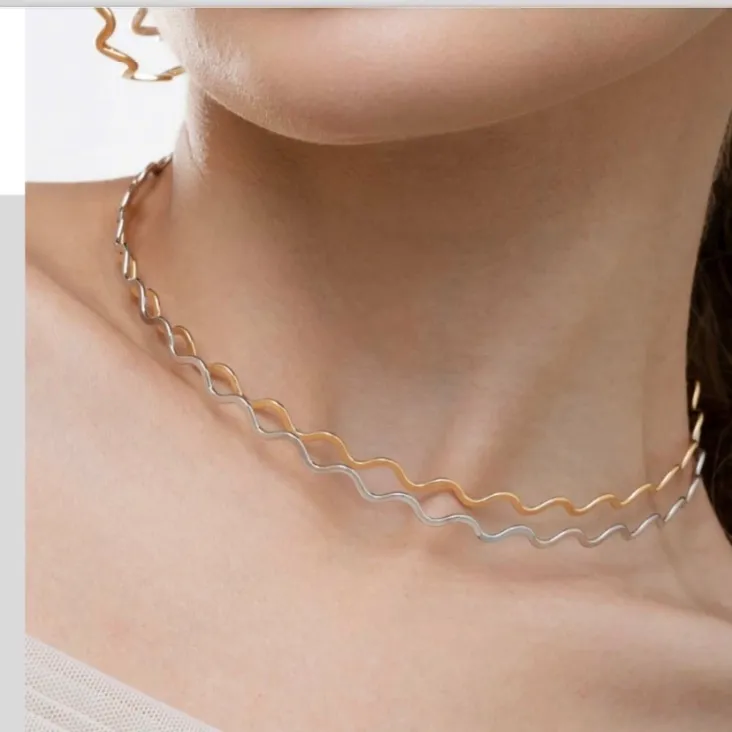 CHOKER ARO ORGANICA ZIGZAG BANHADA NO RÓDIO BRANCO