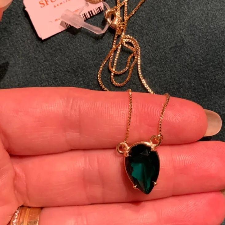 COLAR JOICE LONGO PEDRA VERDE