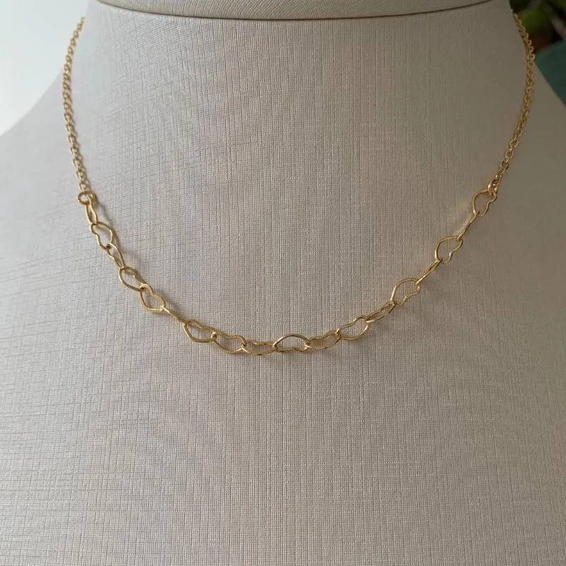COLAR KATY COM ELOS CORACAO BANHADO EM OURO 18K
