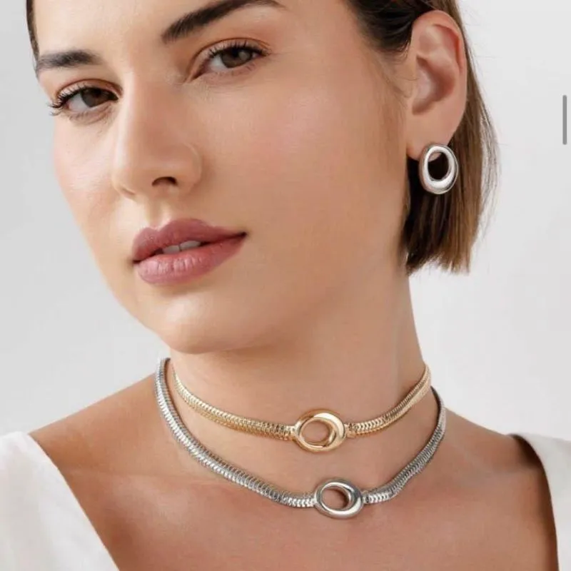 COLAR OVAL MALHA CRAVEJADO BANHO OURO 18K